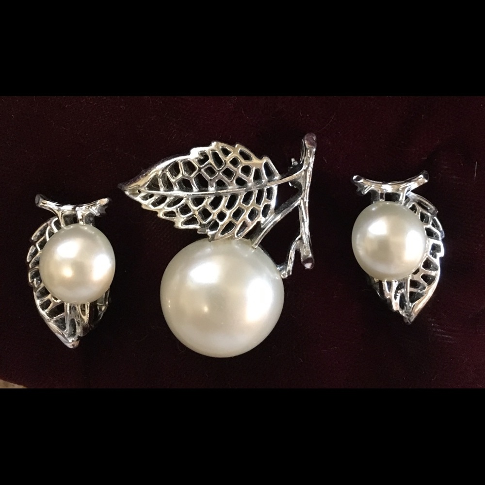 Sarah Coventry Brooch and Clip Earrings